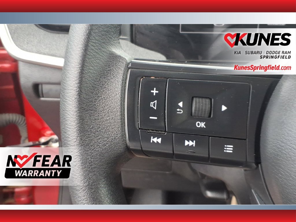 Used 2025 Nissan Kicks SV AWD/4WD image 15