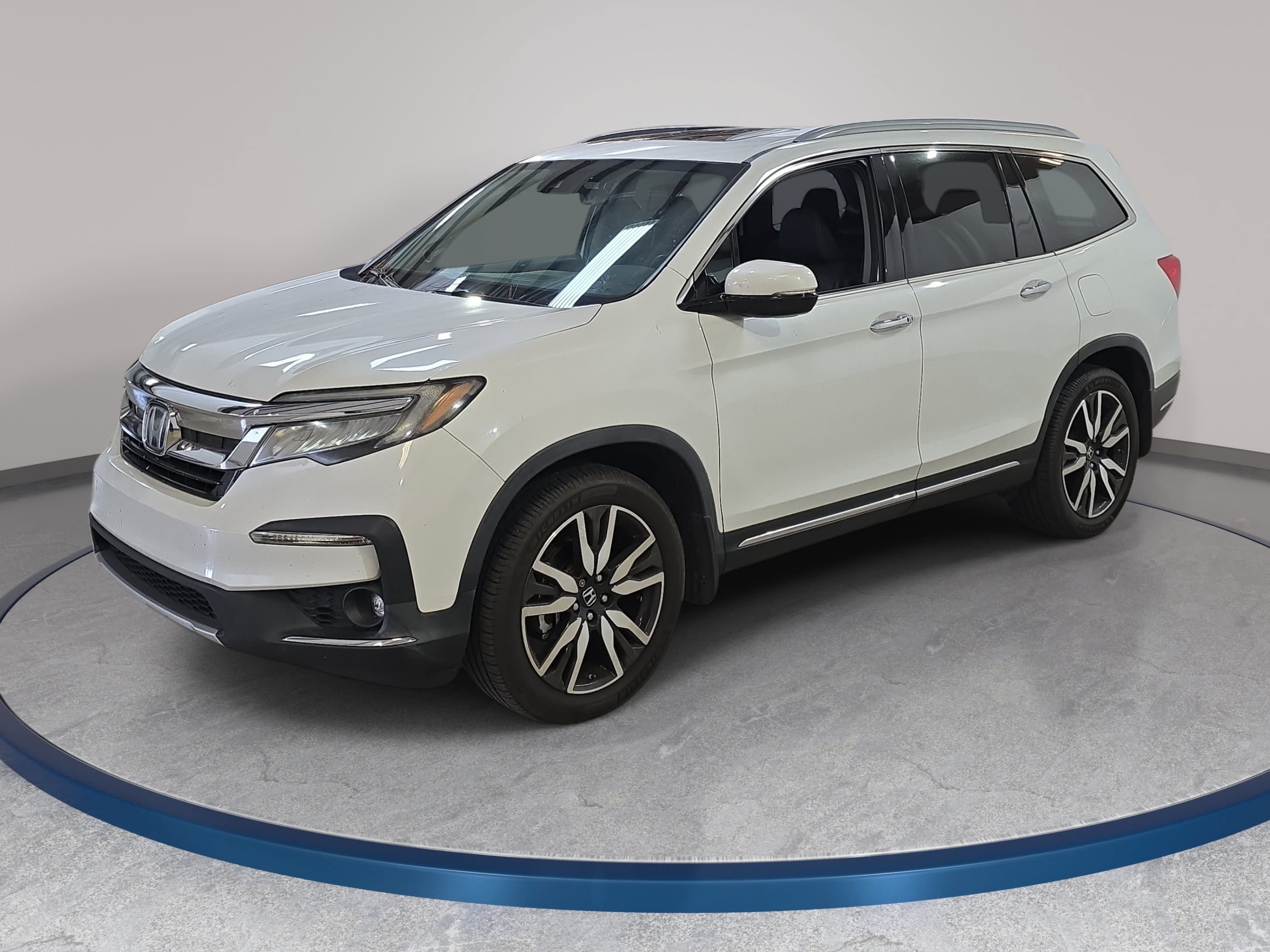 Used 2021 Honda Pilot Touring image 1