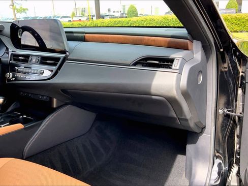 Used 2024 Lexus ES 350 w/ Premium Package FWD image 28