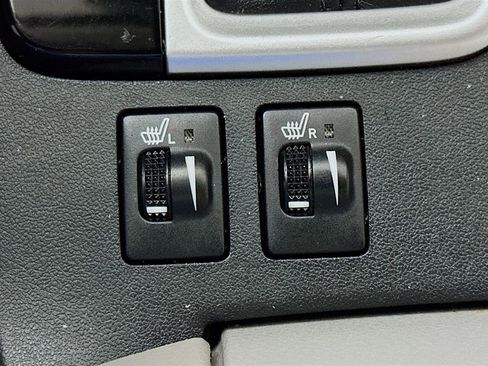 Used 2017 Toyota Highlander XLE image 24