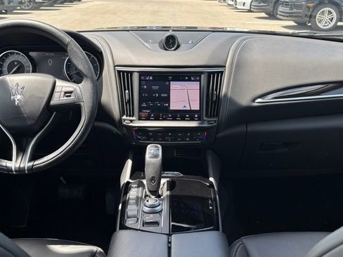 Used 2021 Maserati Levante AWD/4WD image 6