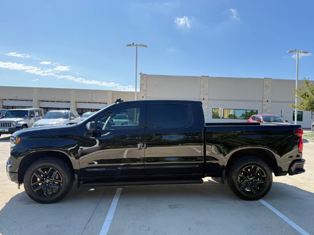 Used 2024 Chevrolet Silverado 1500 High Country w/ Midnight Edition AWD/4WD image 8