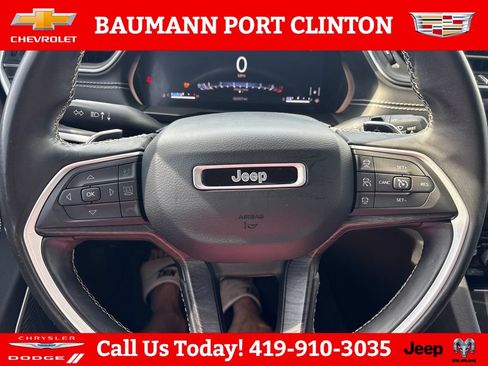 Used 2021 Jeep Grand Cherokee L Limited AWD/4WD image 14