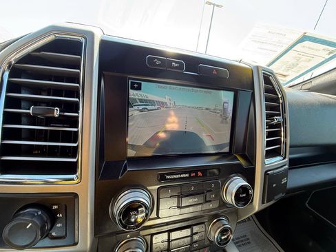 Used 2016 Ford F150 Lariat w/ Equipment Group 502A Luxury AWD/4WD image 17