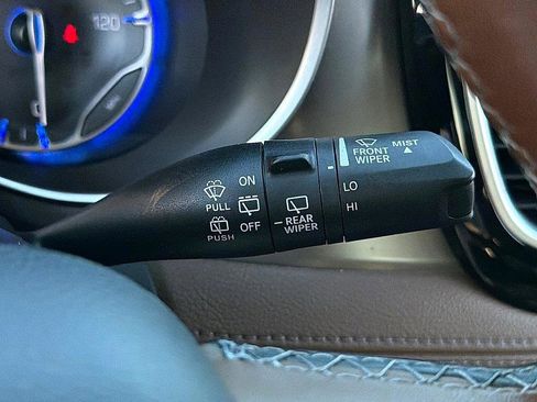 Used 2019 Chrysler Pacifica Limited w/ Tire & Wheel Group image 19