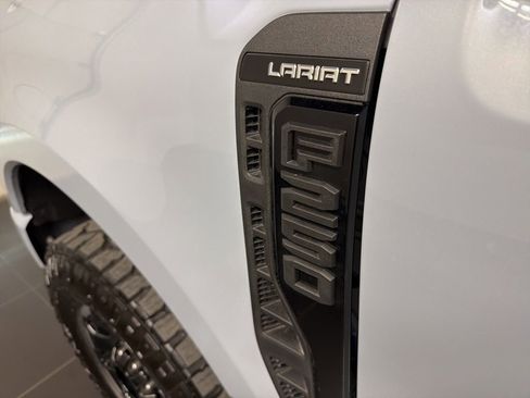 Used 2026 Ford F250 Lariat w/ Tremor Off-Road Package AWD/4WD image 43