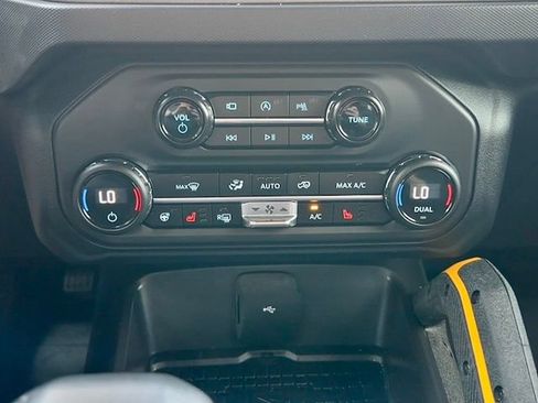 Used 2024 Ford Bronco Badlands AWD/4WD image 19