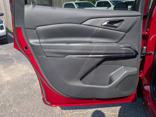 New 2027 Chevrolet Traverse LT w/ Driver Confidence Package FWD image 9