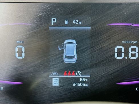 Used 2025 Kia Sportage LX image 19