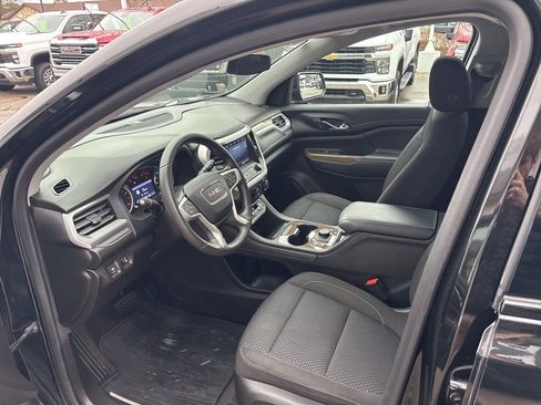 Certified 2023 GMC Acadia SLE w/ Driver Convenience Package image 18