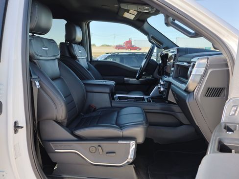 Certified 2025 Ford F450 Platinum image 40