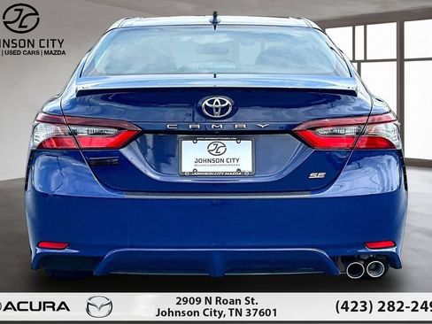 Used 2023 Toyota Camry SE w/ Cold Weather Package FWD image 4