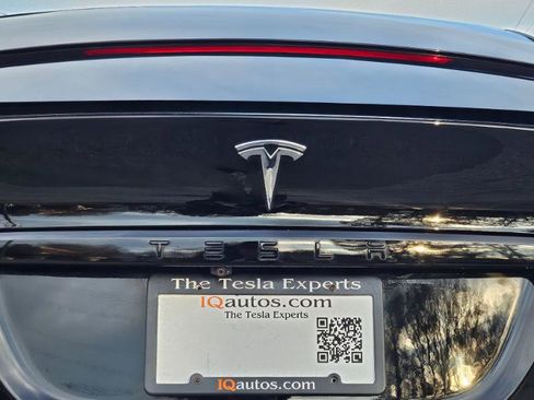 Used 2022 Tesla Model X image 19