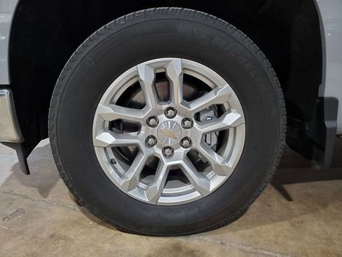 Used 2024 Chevrolet Silverado 1500 LT RWD image 44