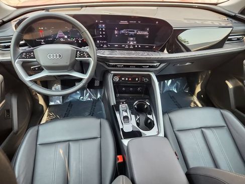 Used 2025 Audi Q5 Premium Plus w/ Premium Plus AWD/4WD image 18