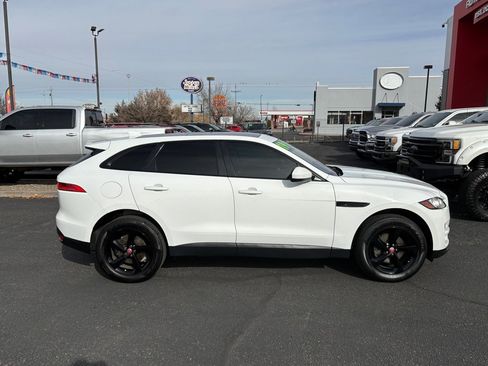 Used 2019 Jaguar F-PACE Premium image 32