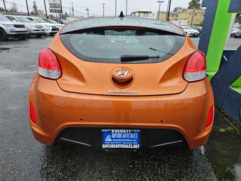 Used 2012 Hyundai Veloster w/ Style Pkg FWD image 4