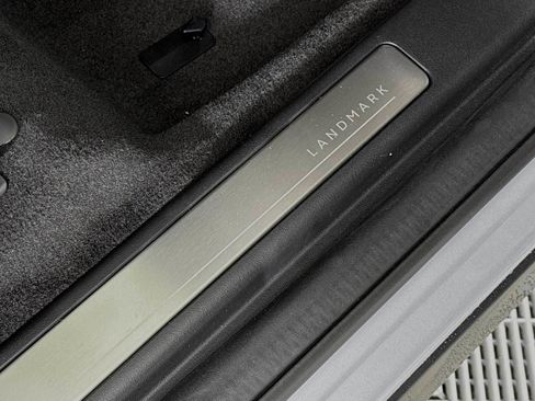 New 2026 Land Rover Discovery Sport Landmark image 31