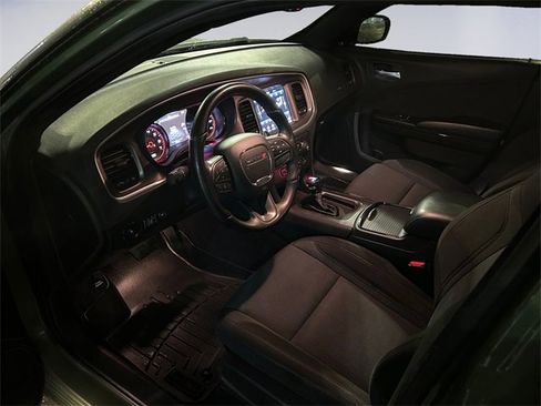 Used 2021 Dodge Charger SXT w/ Blacktop Package image 9