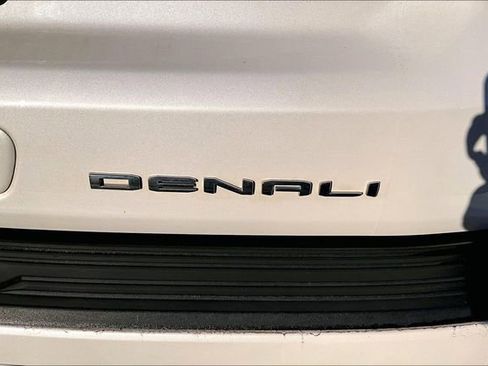 Used 2022 GMC Yukon Denali image 21