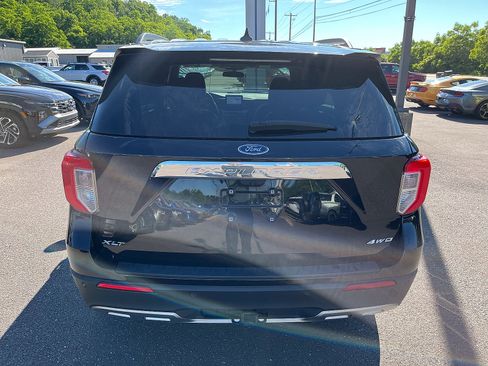 Used 2024 Ford Explorer XLT w/ Equipment Group 202A AWD/4WD image 7