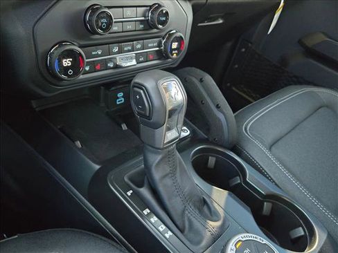 New 2025 Ford Bronco Badlands image 14