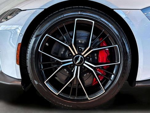 Used 2023 Aston Martin V8 Vantage Roadster image 13