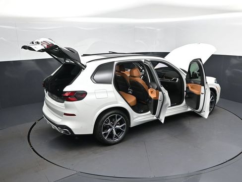 Certified 2026 BMW X5 xDrive40i w/ M Sport Package AWD/4WD image 49