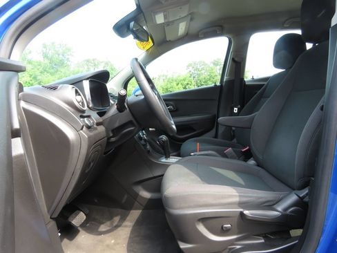 Used 2016 Chevrolet Trax LS AWD/4WD image 10
