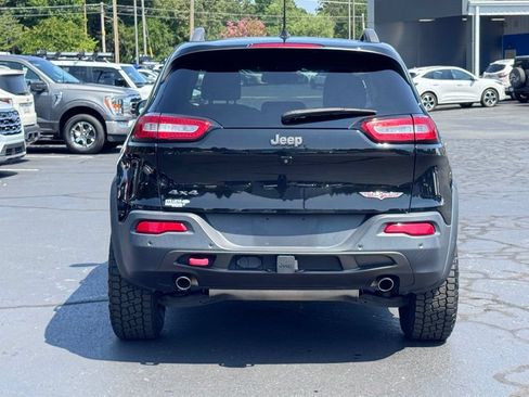 Used 2018 Jeep Cherokee Trailhawk w/ Comfort/Convenience Group AWD/4WD image 21