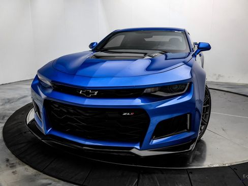 Used 2018 Chevrolet Camaro ZL1 image 3