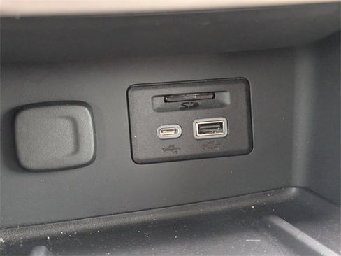 Used 2021 GMC Acadia Denali w/ Denali Technology Package image 26