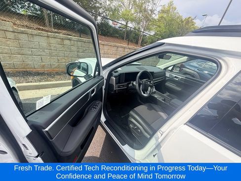 Used 2026 Hyundai Santa Fe SEL FWD image 7
