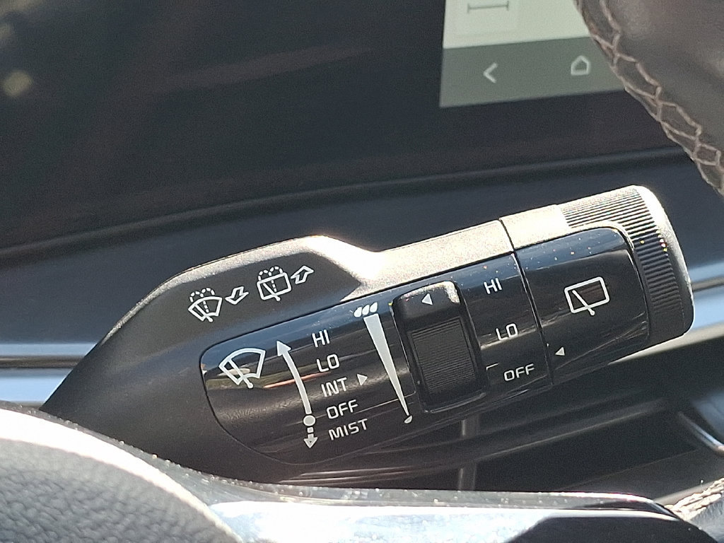 Used 2024 Kia Sorento S FWD image 29