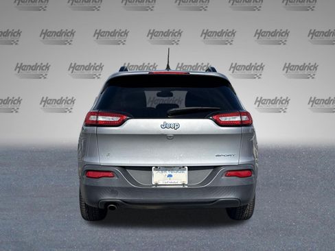 Used 2016 Jeep Cherokee Sport w/ Cold Weather Group FWD image 9