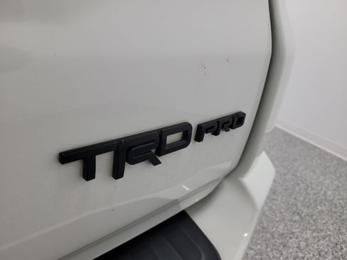 Used 2018 Toyota 4Runner TRD Pro AWD/4WD image 7