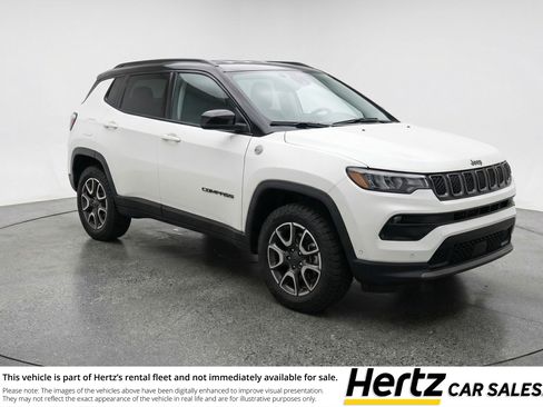 Used 2025 Jeep Compass Trailhawk AWD/4WD image 1