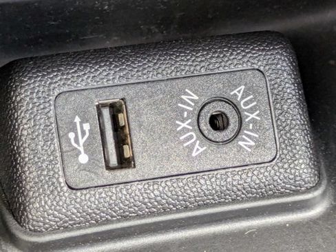 Used 2013 MINI Cooper Clubman FWD image 24