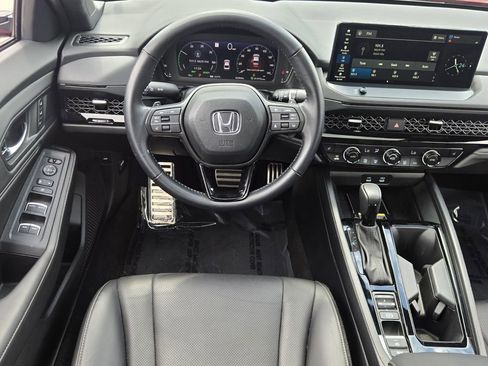 Used 2025 Honda Accord Sport image 12