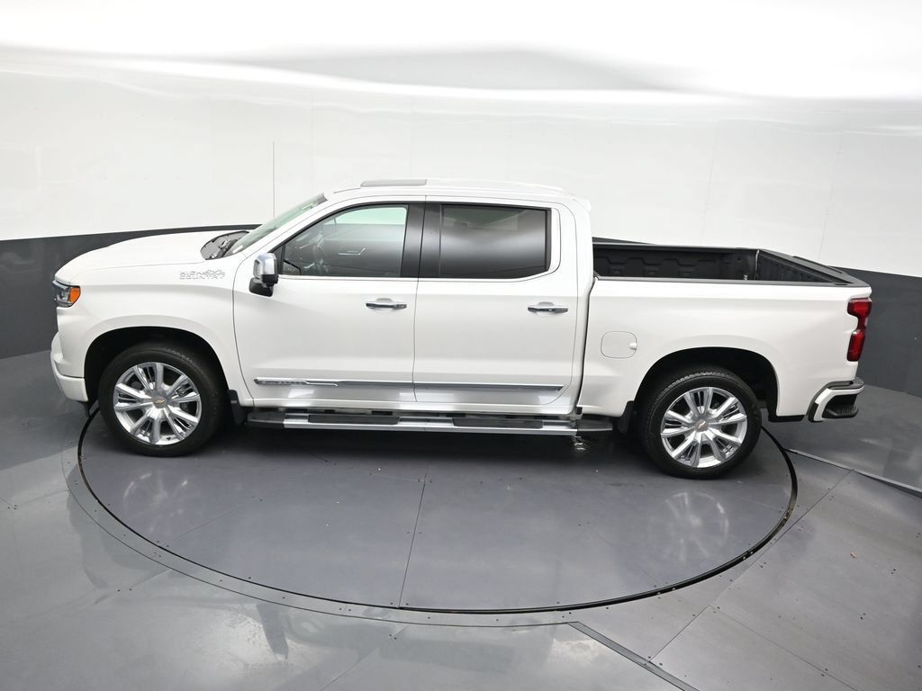 Used 2025 Chevrolet Silverado 1500 High Country w/ High Country Premium Package RWD image 16