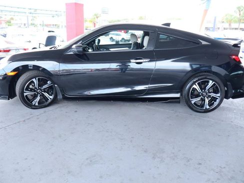 Used 2016 Honda Civic Touring image 10