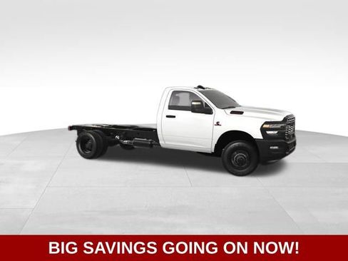 New 2025 RAM 3500 Tradesman image 16
