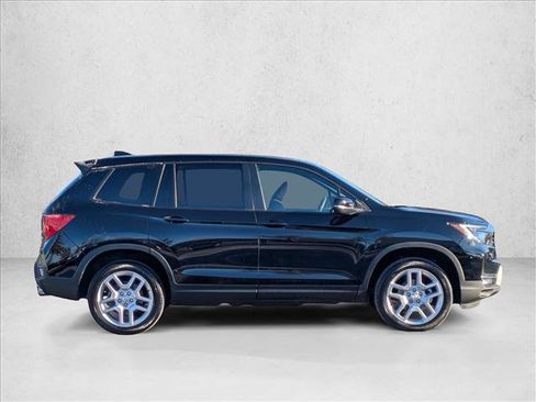 Certified 2025 Honda Passport EX-L image 4