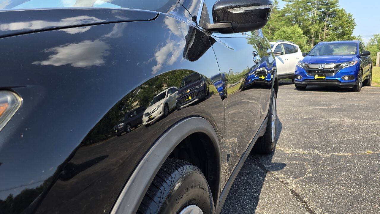 Used 2015 Nissan Rogue S AWD/4WD image 9