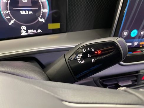 New 2026 Volkswagen Tiguan SE image 18