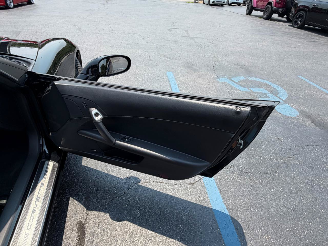 Used 2008 Chevrolet Corvette Convertible w/ Preferred Equipment Group RWD image 26