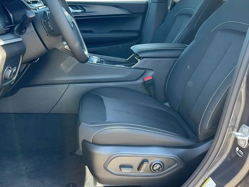 New 2024 Jeep Grand Cherokee L Laredo w/ Luxury Tech Group I image 13