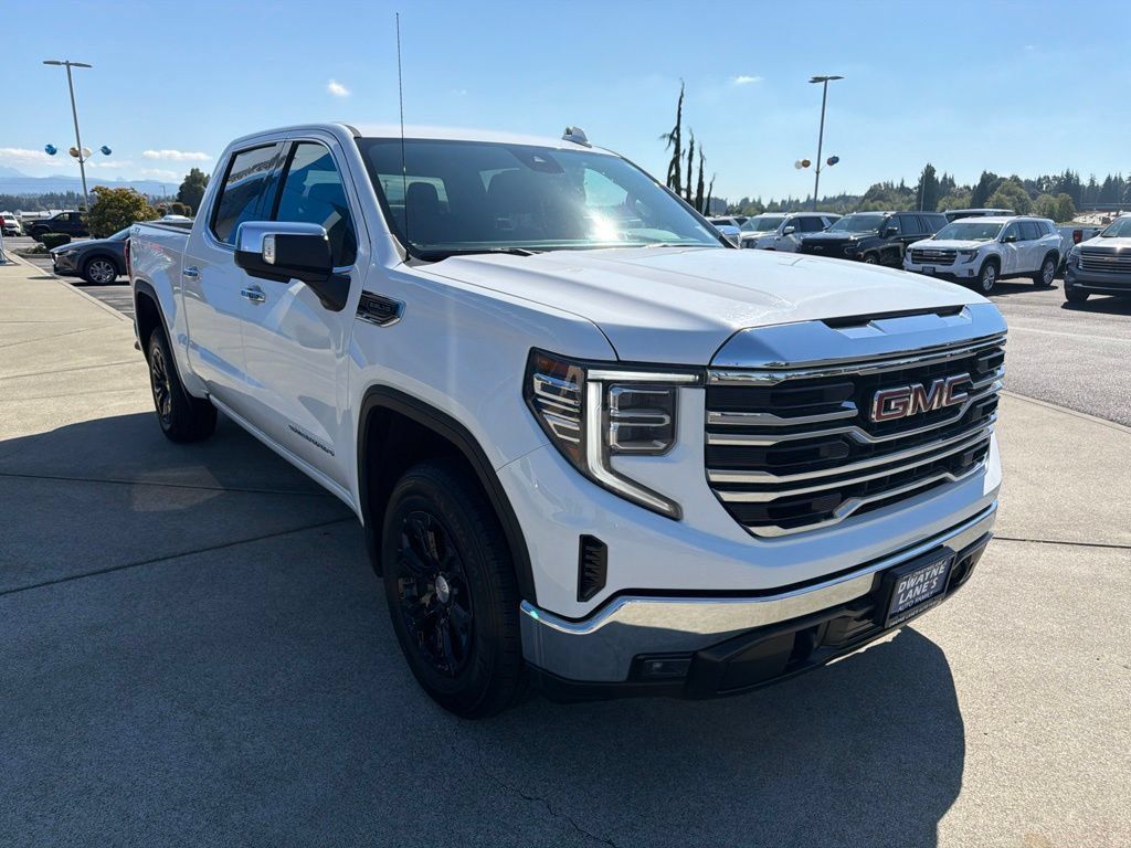 Used 2025 GMC Sierra 1500 SLT AWD/4WD image 8