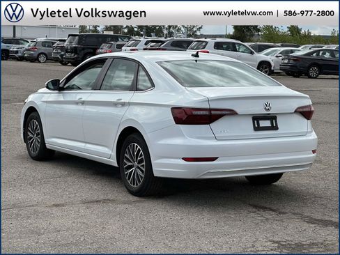 Used 2020 Volkswagen Jetta SE w/ SE Cold Weather Package image 4