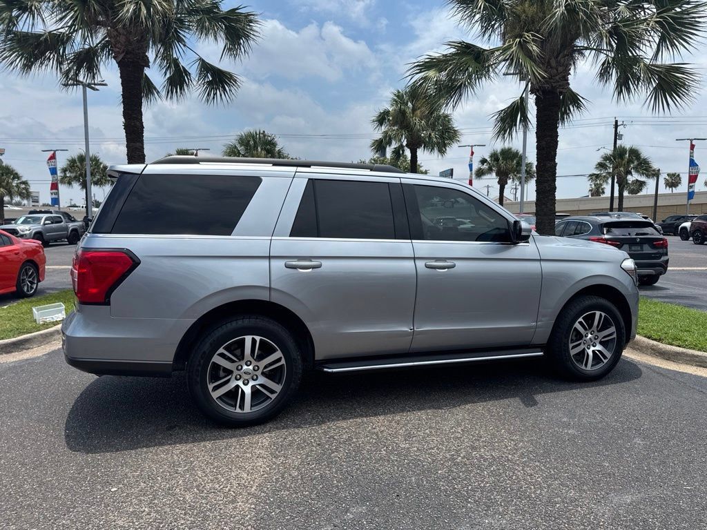 Used 2023 Ford Expedition XLT RWD image 5